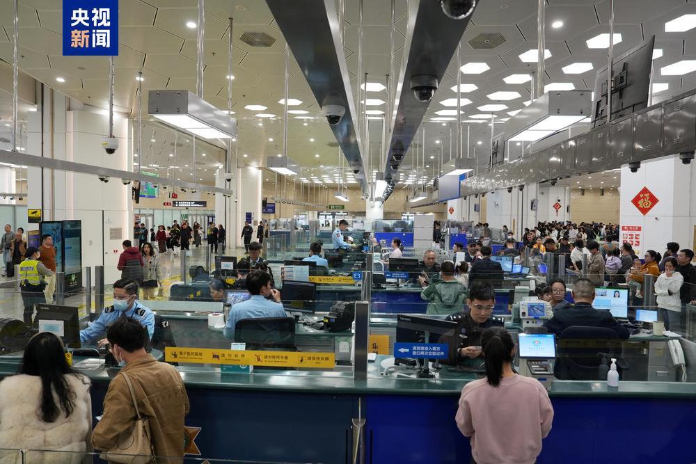 横琴口岸元旦通关14.7万人次 创历史新高