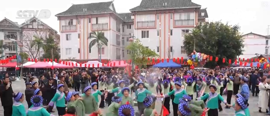 “沉浸式体验+多元场景”释放假日多彩活力 游客在文化与烟火气中欢度佳节