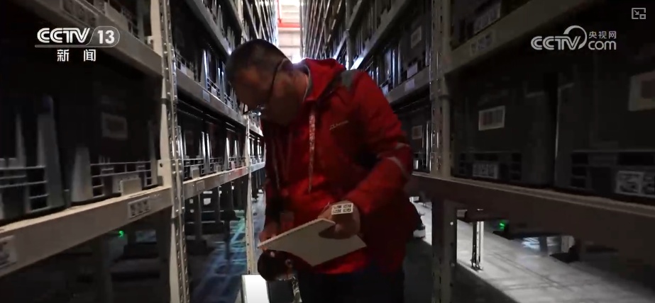 机器人“跑”起来助推物流“加速跑” 数万快递开启新年之旅抵达千家万户