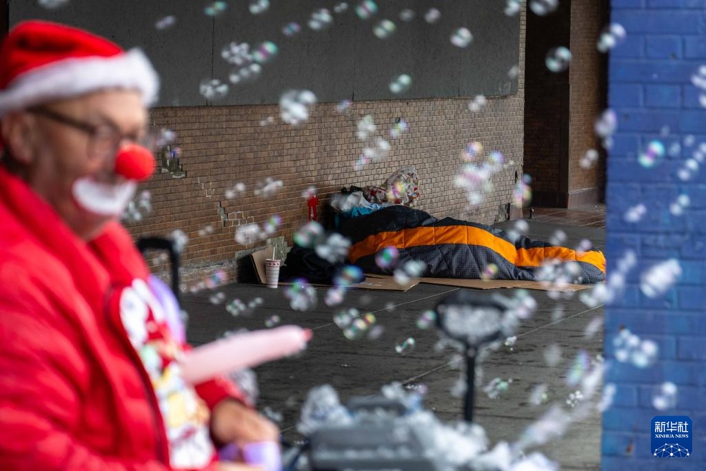 美国：节日街头 无家可归