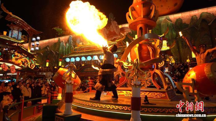 免签红利持续释放 韩国游客赴华“跨海迎新”