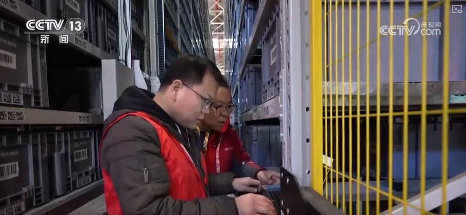 机器人“跑”起来助推物流“加速跑” 数万快递开启新年之旅抵达千家万户