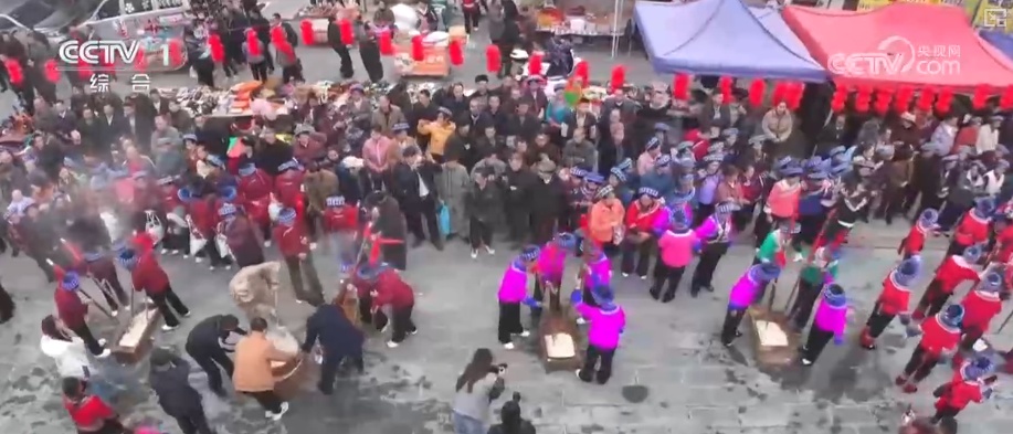 “沉浸式体验+多元场景”释放假日多彩活力 游客在文化与烟火气中欢度佳节