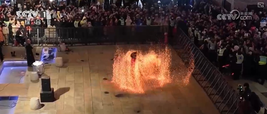 “沉浸式体验+多元场景”释放假日多彩活力 游客在文化与烟火气中欢度佳节