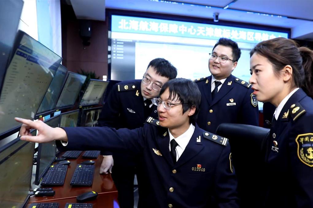 新年启新程——2026年第一天的劳动者剪影 新年启新程——2026年第一天的劳动者剪影