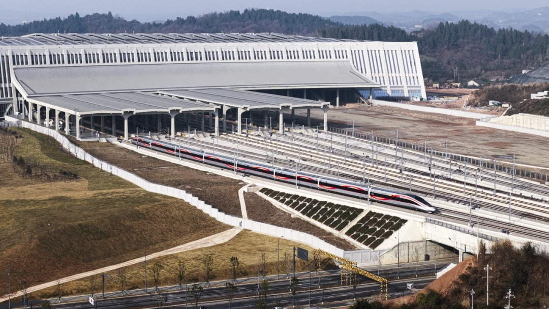 “陆地航母”新年启程！