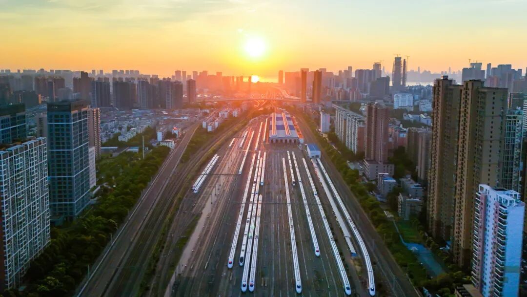 “陆地航母”新年启程！