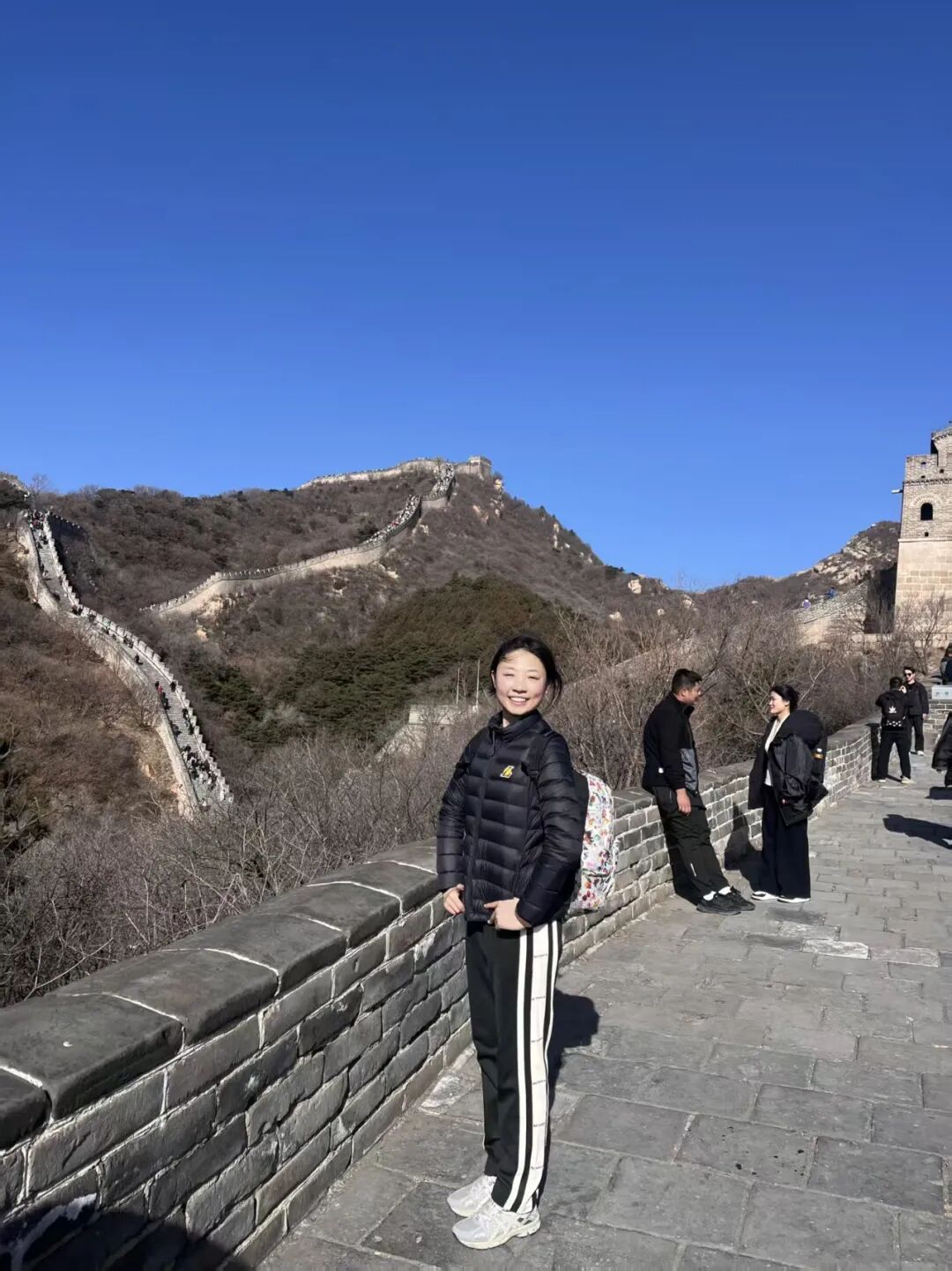 在八达岭长城哽咽诵诗的女孩找到了！