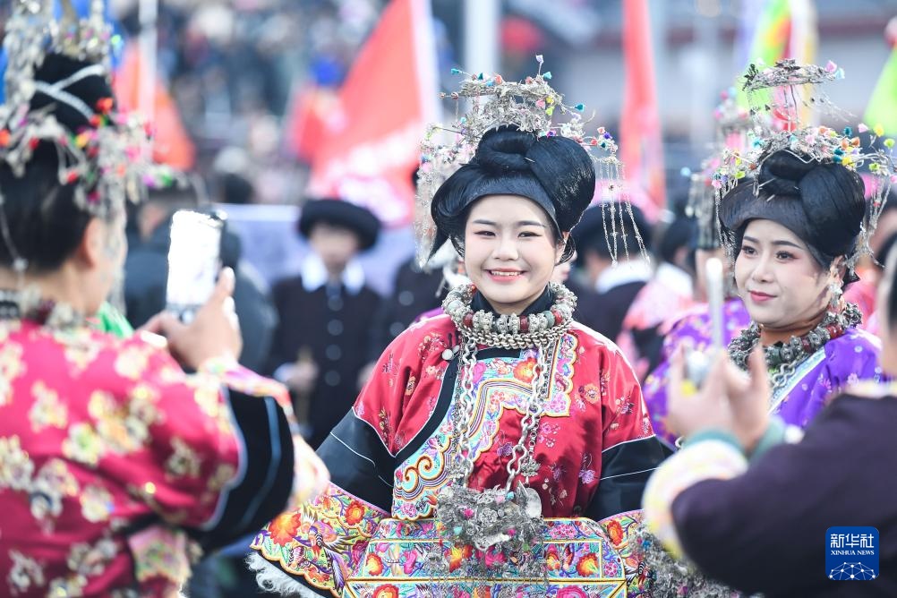 第四届贵州“村超”开幕 “村晚”热闹非凡 第四届贵州“村超”开幕 “村晚”热闹非凡