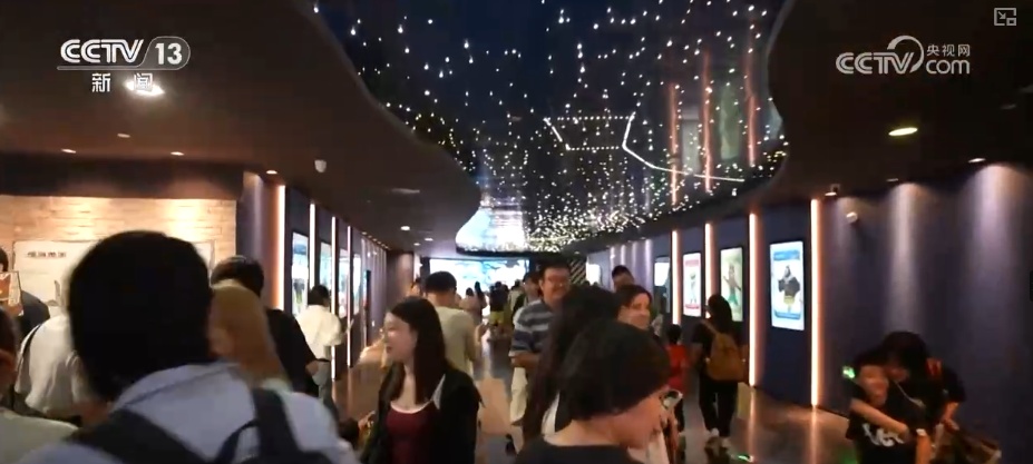 “科技感观影模式”火出圈 “影院+”延长“链式体验”催生消费新增长点 “科技感观影模式”火出圈 “影院+”延长“链式体验”催生消费新增长点