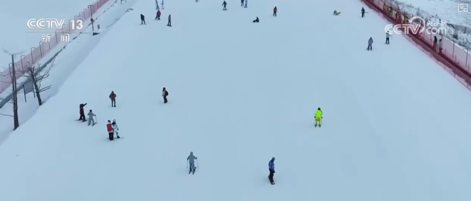 “真金白银”惠民叠加多彩冰雪“盛宴” 助推“冷资源”乘势而上掀起消费新热潮 “真金白银”惠民叠加多彩冰雪“盛宴” 助推“冷资源”乘势而上掀起消费新热潮