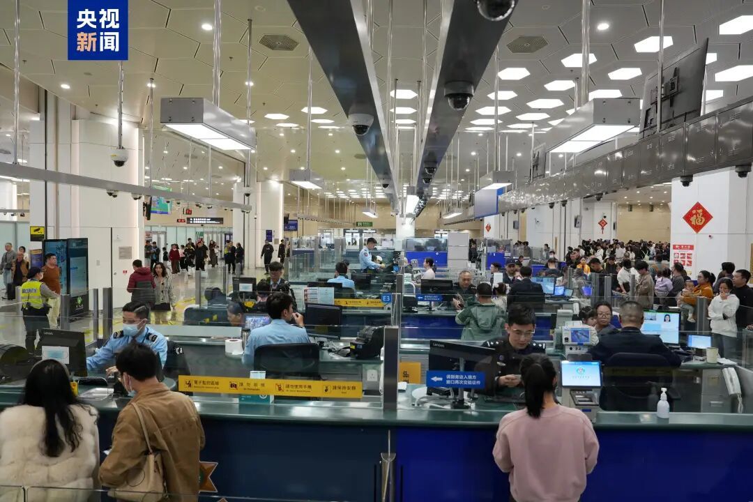 元旦假期跨境游火热,横琴口岸单日客流历史新高 元旦假期跨境游火热,横琴口岸单日客流历史新高