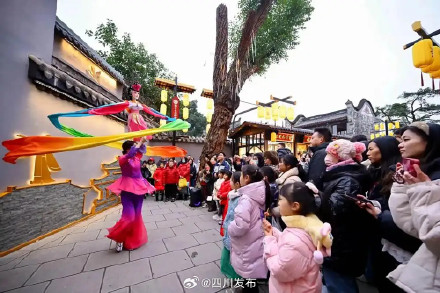 冰雪旅游持续火爆 元旦假期次日四川共接待游客超410万人次