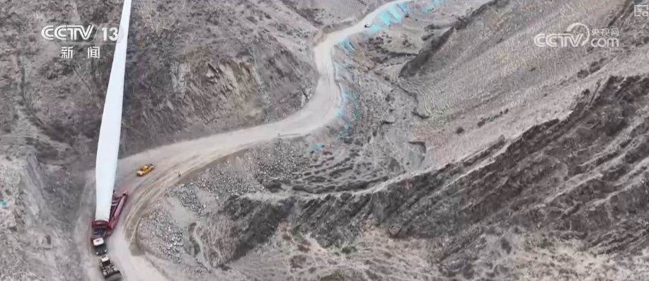 能源→交通→民生 建设者以马不停蹄的干劲刷新重大工程“进度条” 能源→交通→民生 建设者以马不停蹄的干劲刷新重大工程“进度条”