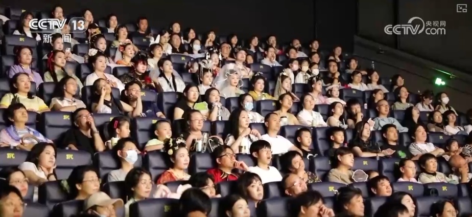 “科技感观影模式”火出圈 “影院+”延长“链式体验”催生消费新增长点 “科技感观影模式”火出圈 “影院+”延长“链式体验”催生消费新增长点