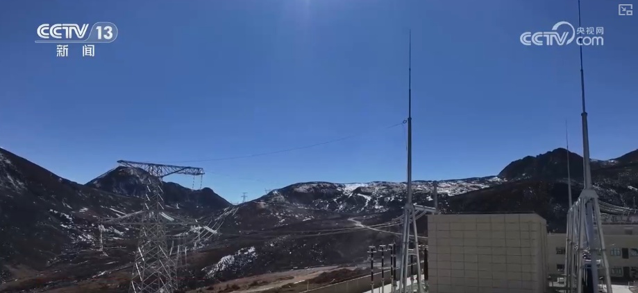 能源→交通→民生 建设者以马不停蹄的干劲刷新重大工程“进度条” 能源→交通→民生 建设者以马不停蹄的干劲刷新重大工程“进度条”