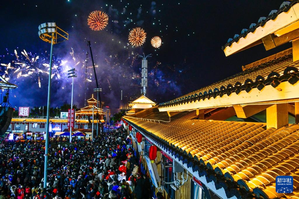 第四届贵州“村超”开幕 “村晚”热闹非凡 第四届贵州“村超”开幕 “村晚”热闹非凡