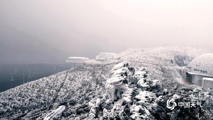 大自然的馈赠 广西桂林摩天岭现雾凇景观