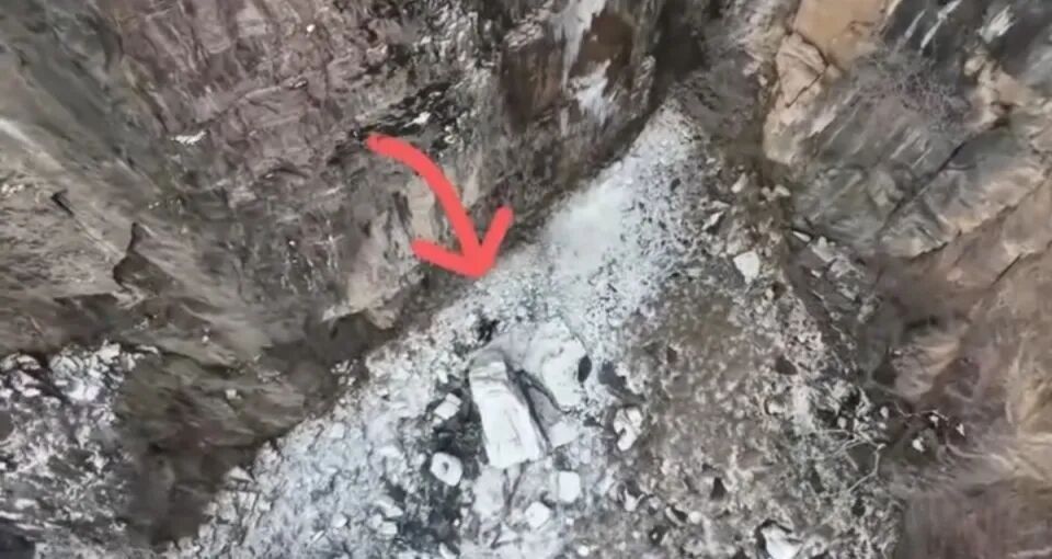 南太行野线徒步突发坠崖事故,26岁男子跌落百米悬崖当场遇难,领队已被警方带走 南太行野线徒步突发坠崖事故,26岁男子跌落百米悬崖当场遇难,领队已被警方带走