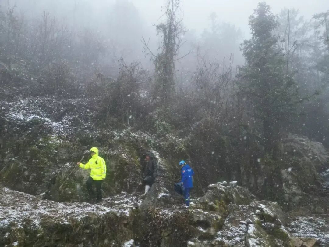 顶风冒雪40小时,直击跨年生命救援! 顶风冒雪40小时,直击跨年生命救援!