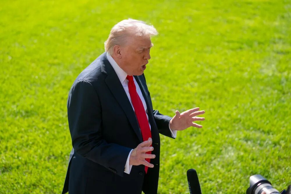 特朗普承认：每天大量服药，已坚持25年