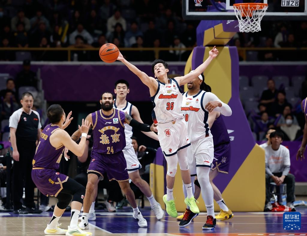 CBA常规赛：北京控股队不敌广东东阳光队