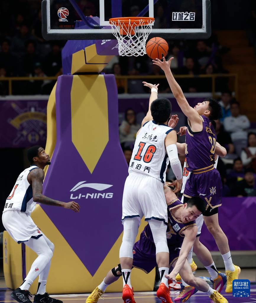 CBA常规赛：北京控股队不敌广东东阳光队