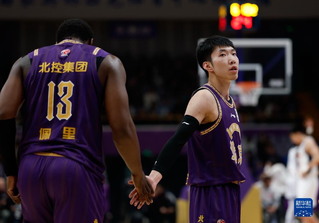 CBA常规赛：北京控股队不敌广东东阳光队