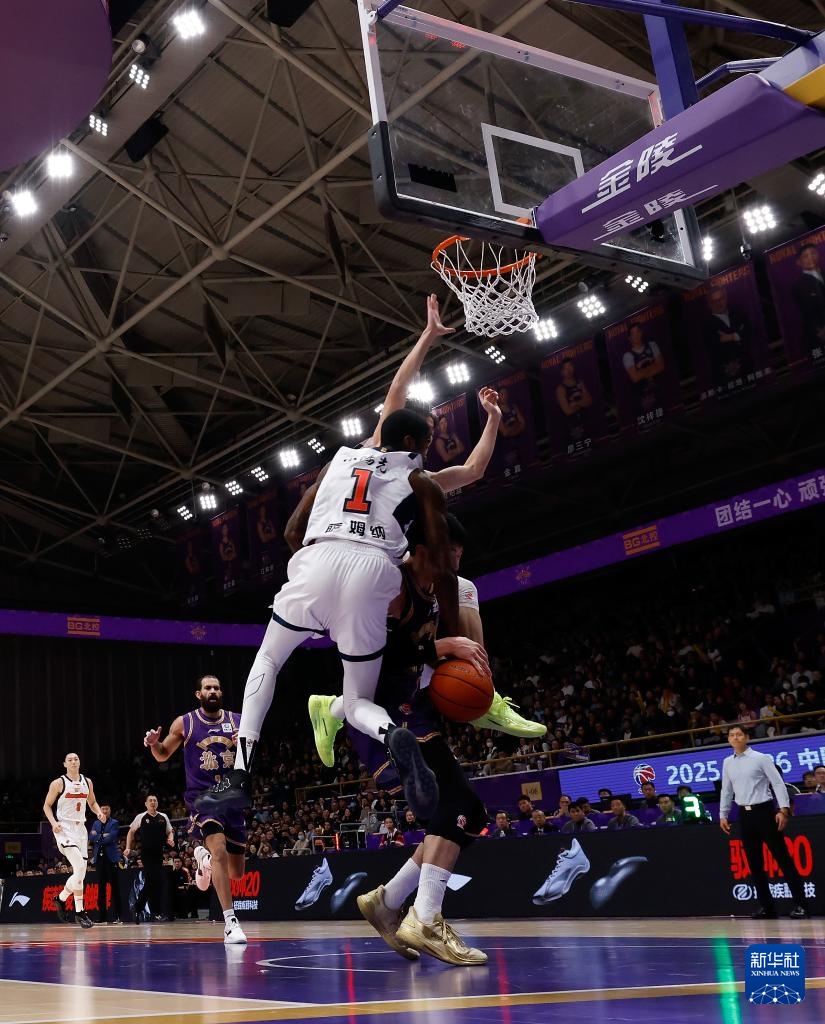 CBA常规赛：北京控股队不敌广东东阳光队