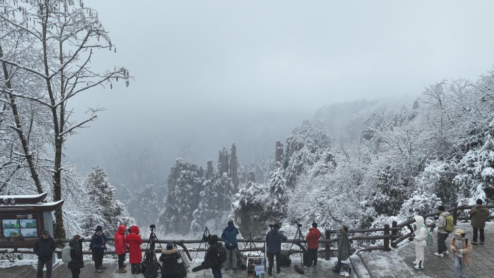 多元业态出新出彩 湖南假期消费“热气腾腾”