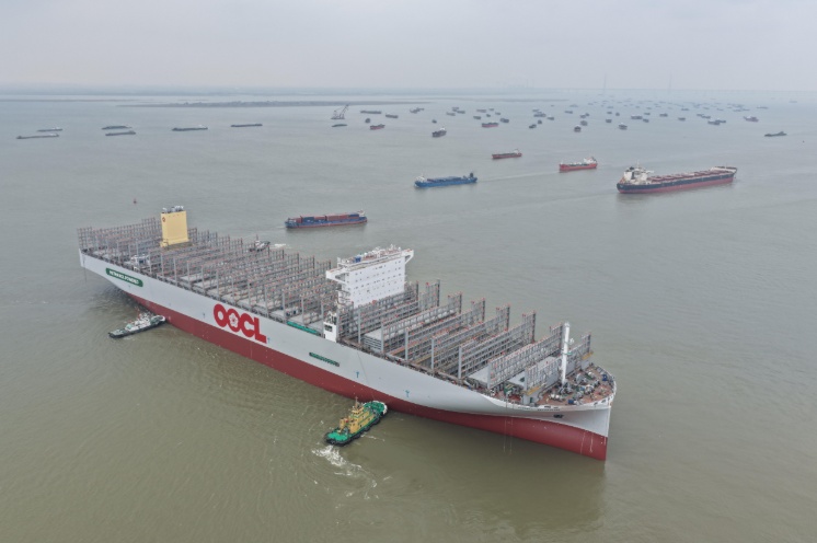 重大突破！全球首艘，成功下水