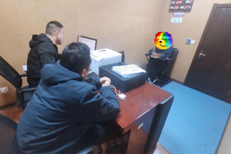 “换装+头盔”伪装潜入办公室？民警：抓！