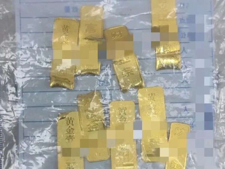 “换装+头盔”伪装潜入办公室？民警：抓！