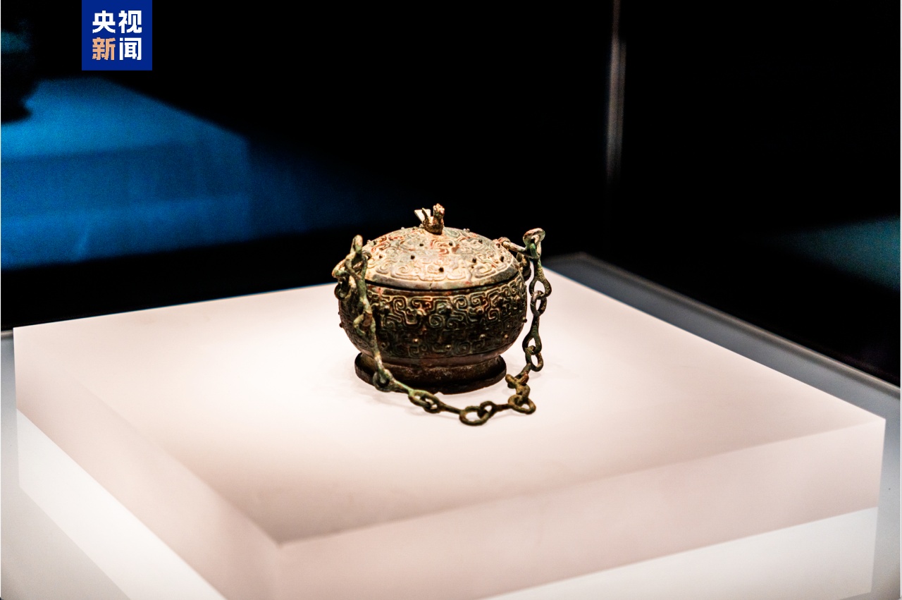 2500多年前的时尚穿搭，离不开这个“链条包”