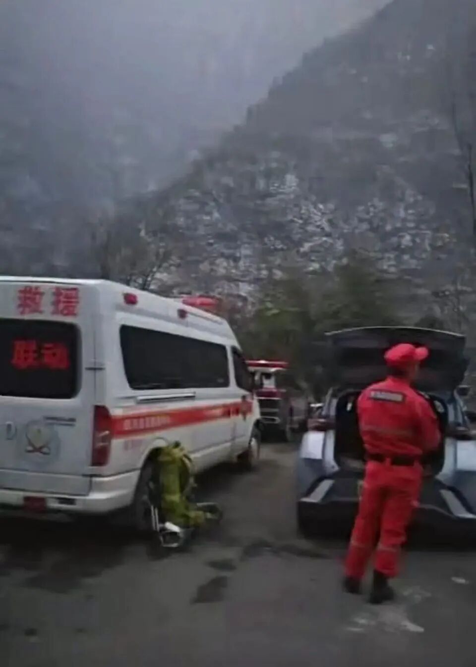 26岁男子当场遇难！有人目睹全过程：现场一片混乱，许多人都报了警……