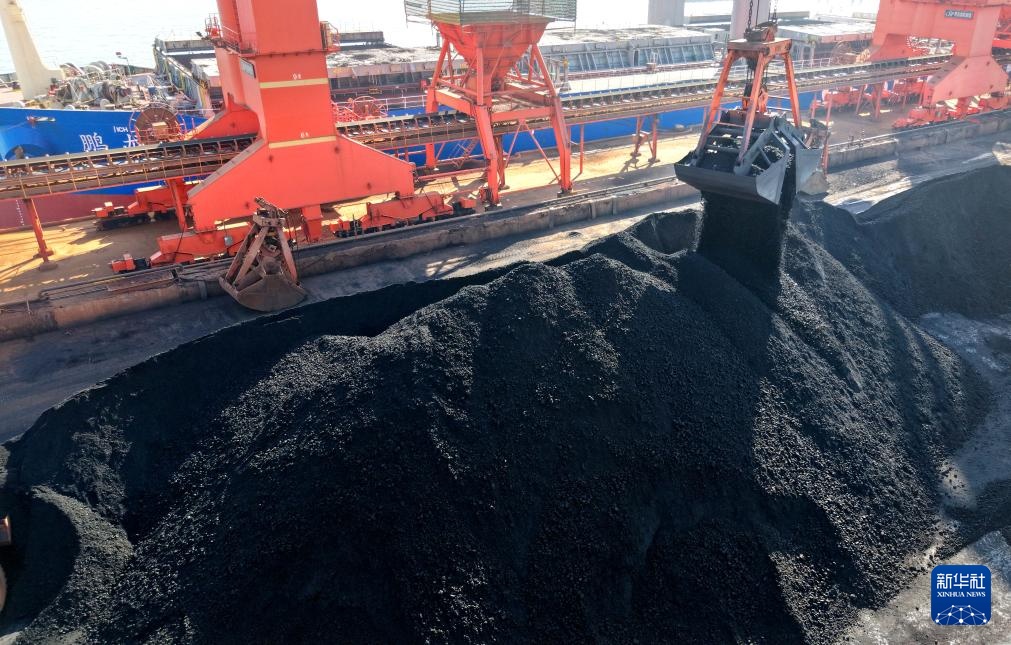 山东港口青岛港：电煤接卸 能源保供