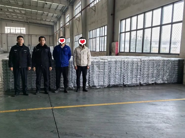 男子“自导自演”戏码，即将“杀青”时被抓获