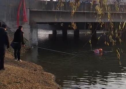 钓鱼男子跳进冰冷河水救人，当地正为其申报见义勇为，当事人回应