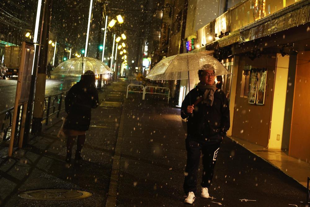 日本雪场数量减少 外国游客“撑场面”