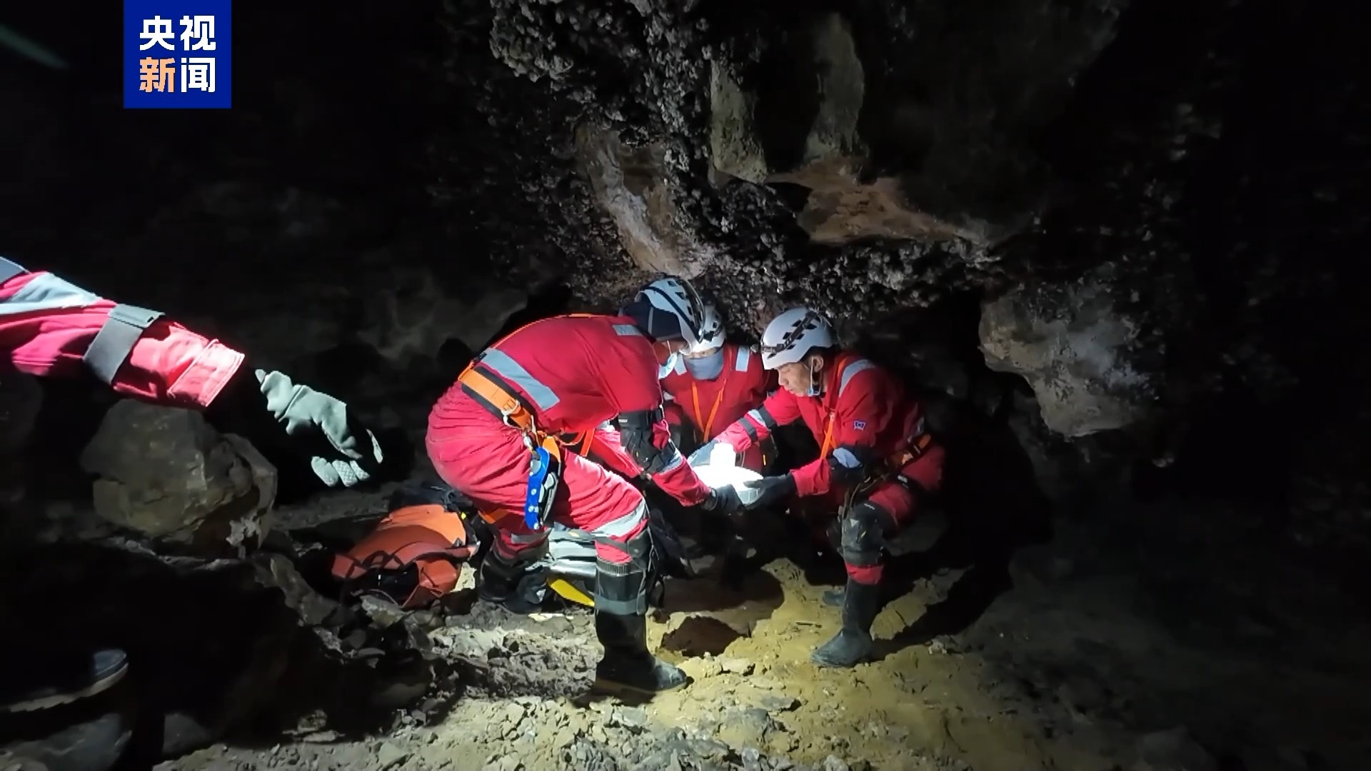 我国首次航天员洞穴训练圆满完成 揭秘“太空特训”细节