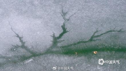 小寒不寒 北京颐和园湖水尚未冻实