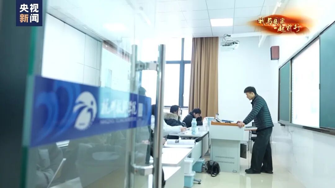 《富春山居图》，喷枪喷的，世界技能大赛冠军喷的！