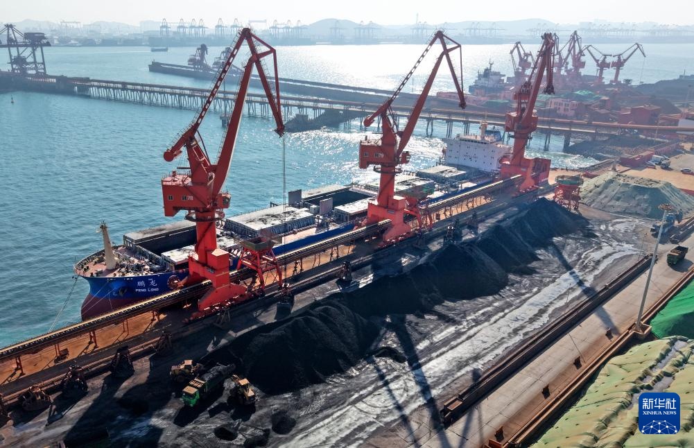 山东港口青岛港：电煤接卸 能源保供