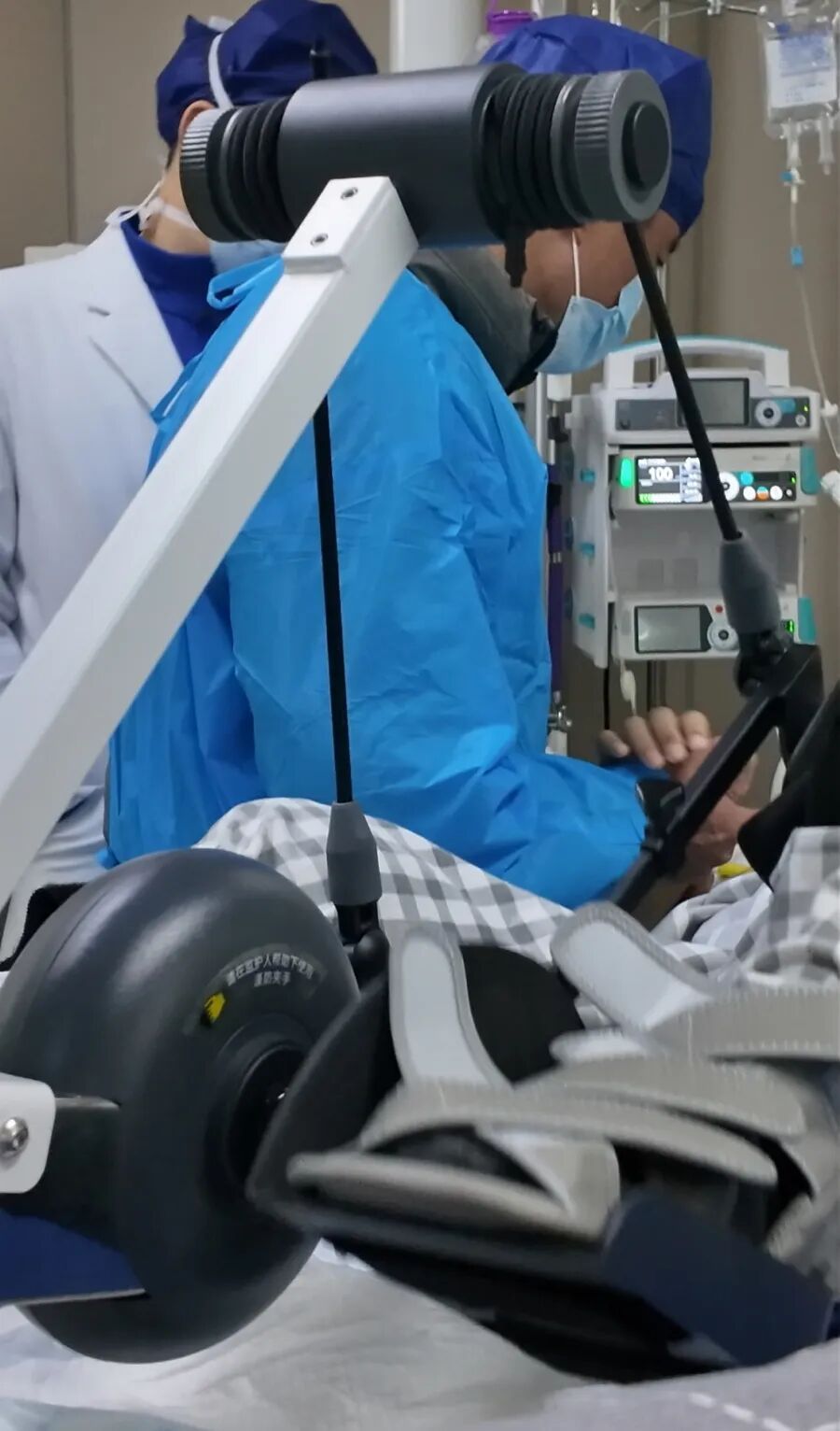 全网心疼！16岁舞狮少年意外坠落，或终生靠呼吸机生存？上海天花板级专家出手