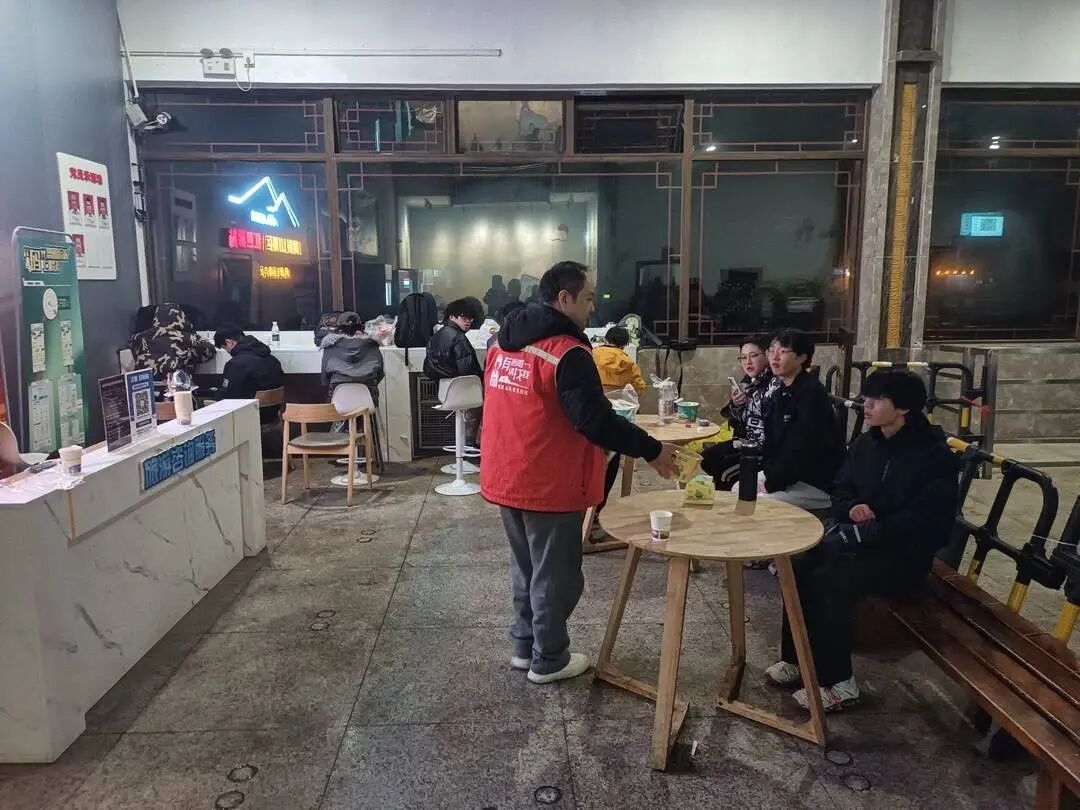 元旦假期有游客被困峨眉山顶？景区回应