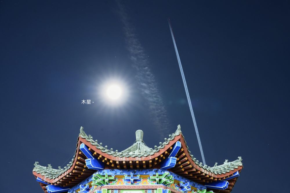 2026“星空剧场”拉开帷幕：超级月亮与流星雨共绘新年“浪漫”夜