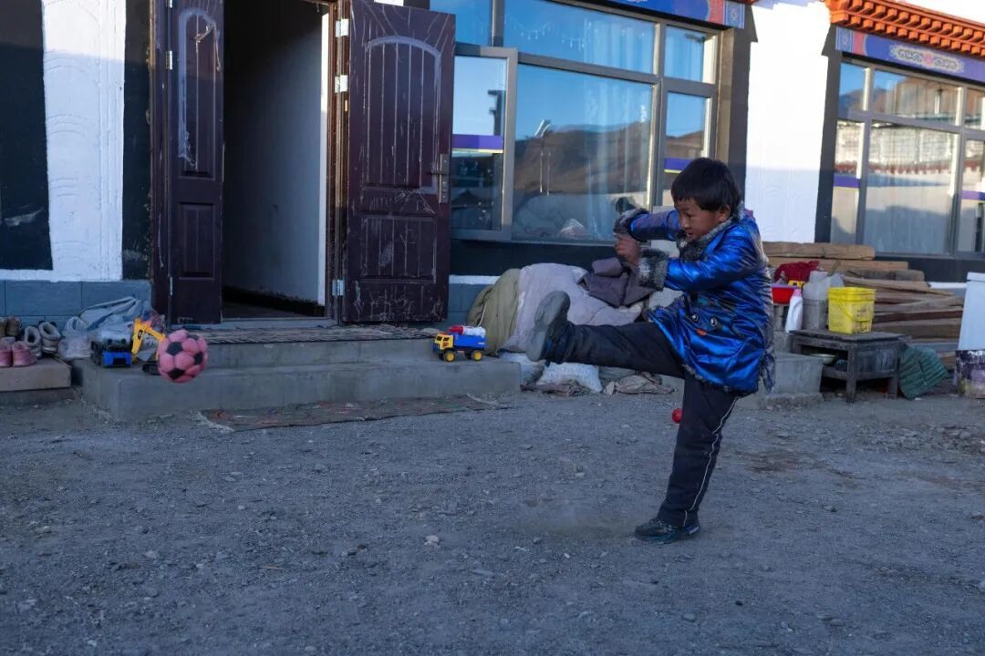 “我们家8口人,分了210平方米。” “我们家8口人,分了210平方米。”