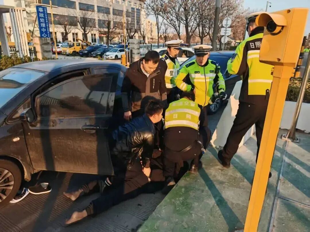 嫌疑人猛踩油门，警方抓捕现场曝光！