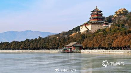 小寒不寒 北京颐和园湖水尚未冻实