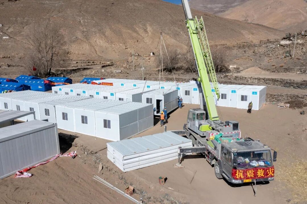 “我们家8口人,分了210平方米。” “我们家8口人,分了210平方米。”